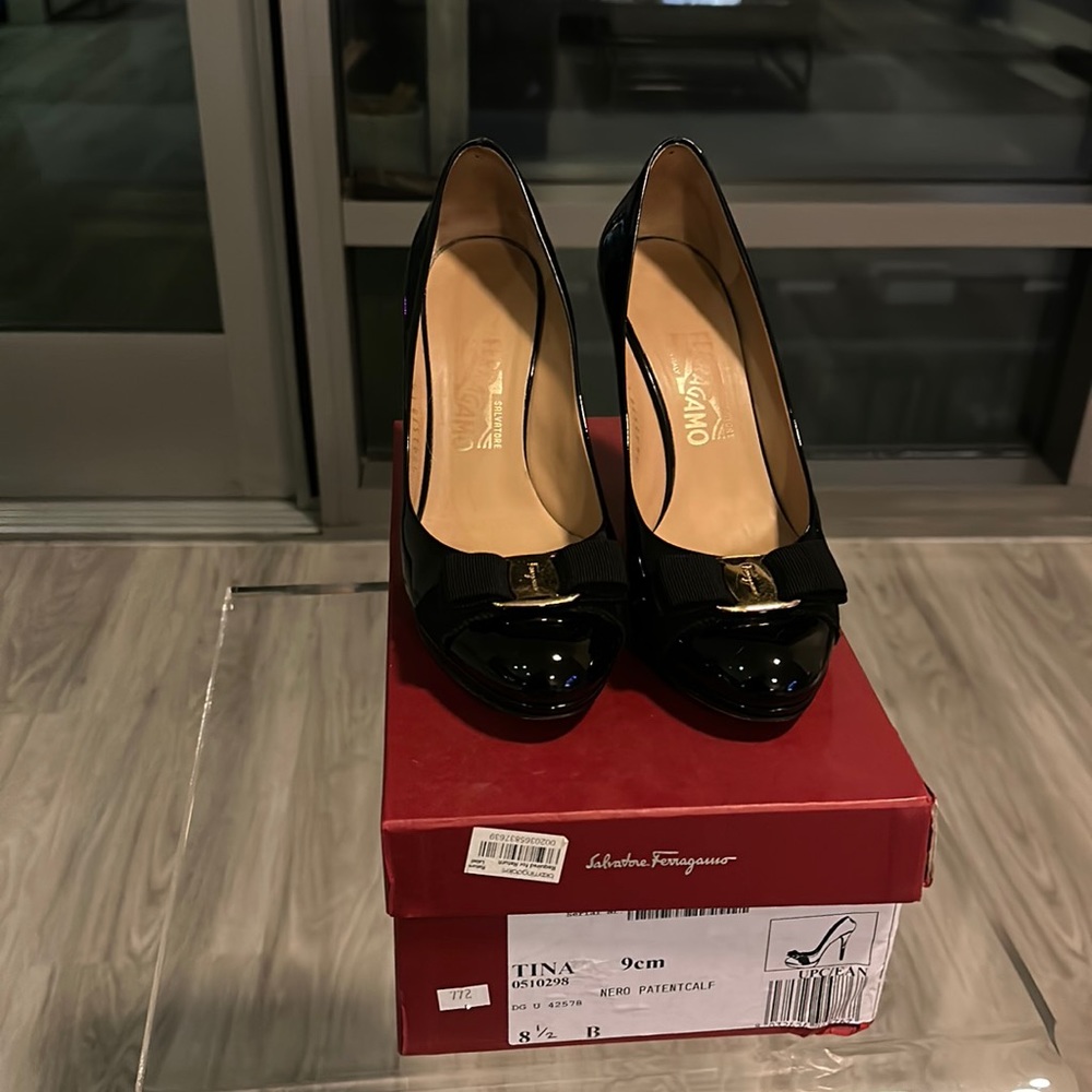 Salvatore Ferragamo Tina heels size 8 1/2